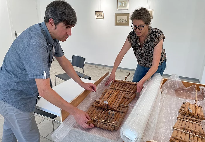 Leihgaben werden eingepackt