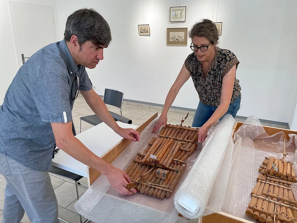 Leihgaben werden eingepackt