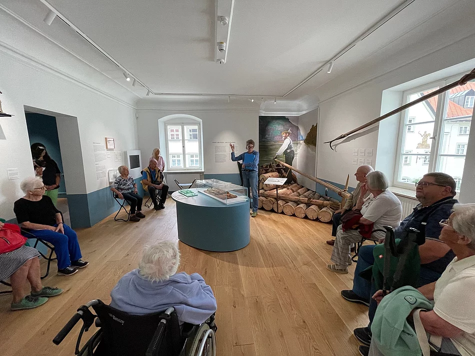 Führung für Demenzerkrankte im Museum Wolfratshausen